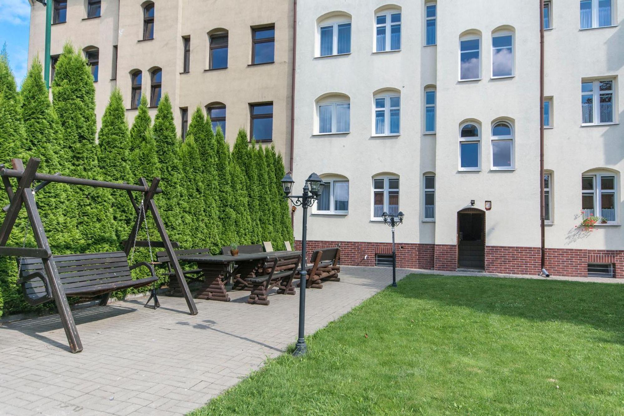 Akademikus Torun Vandrarhem Exteriör bild
