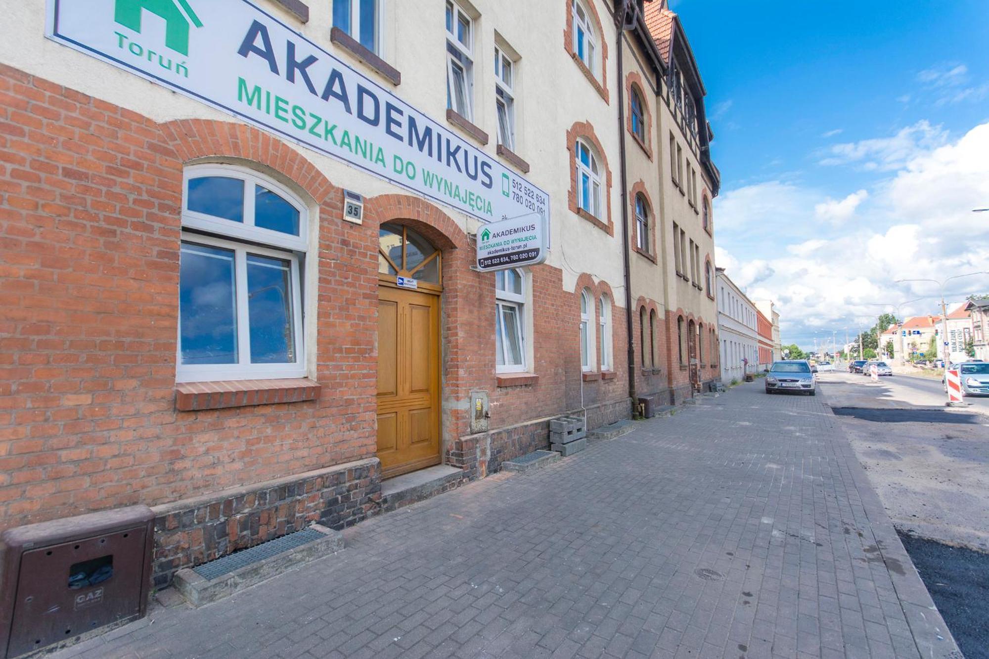 Akademikus Torun Vandrarhem Exteriör bild